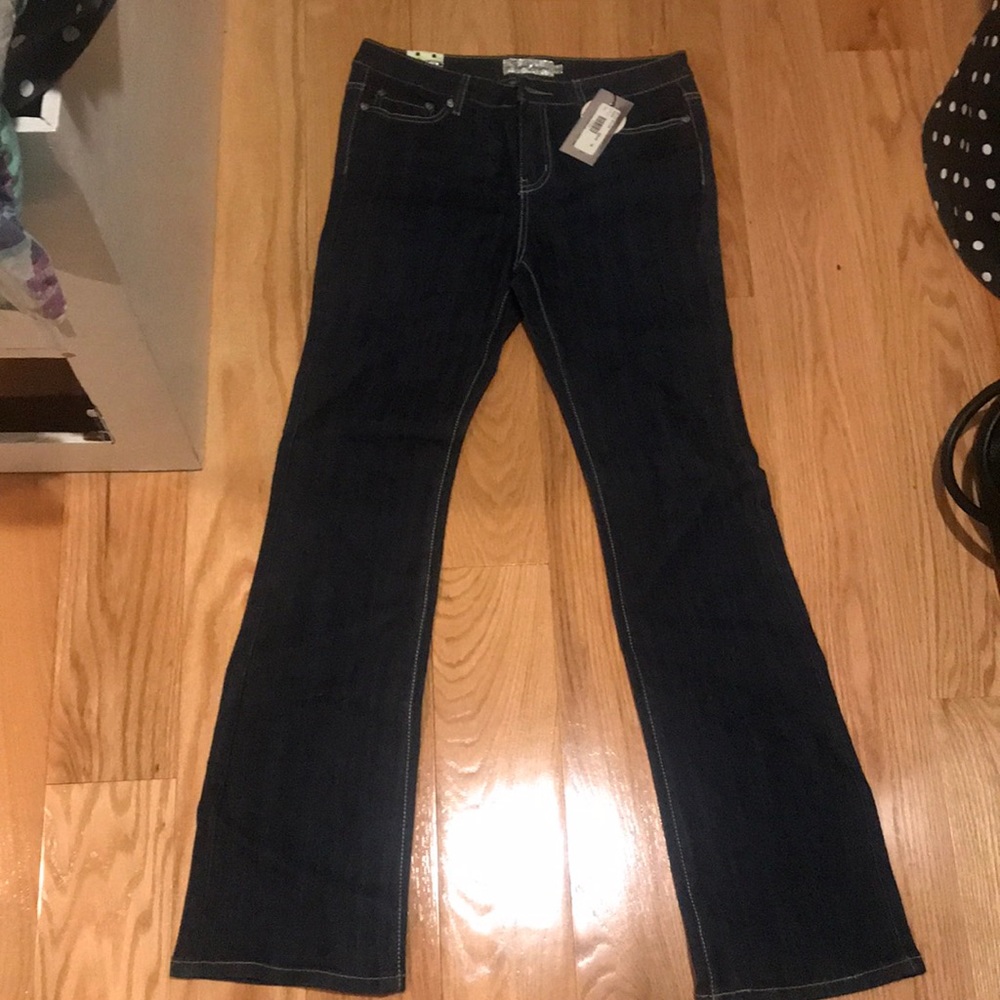 New Jeans with design on pockets